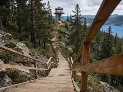 Лестница и башня дополнили маршрут на Болектау Pomogator.Travel