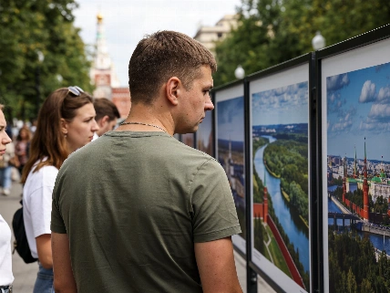 Уличные выставки в Москве: как столица открывает Россию заново