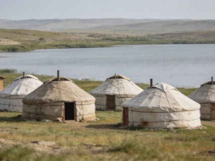 На озере Караколь открыли этноаул с юртами для отдыха Pomogator.Travel